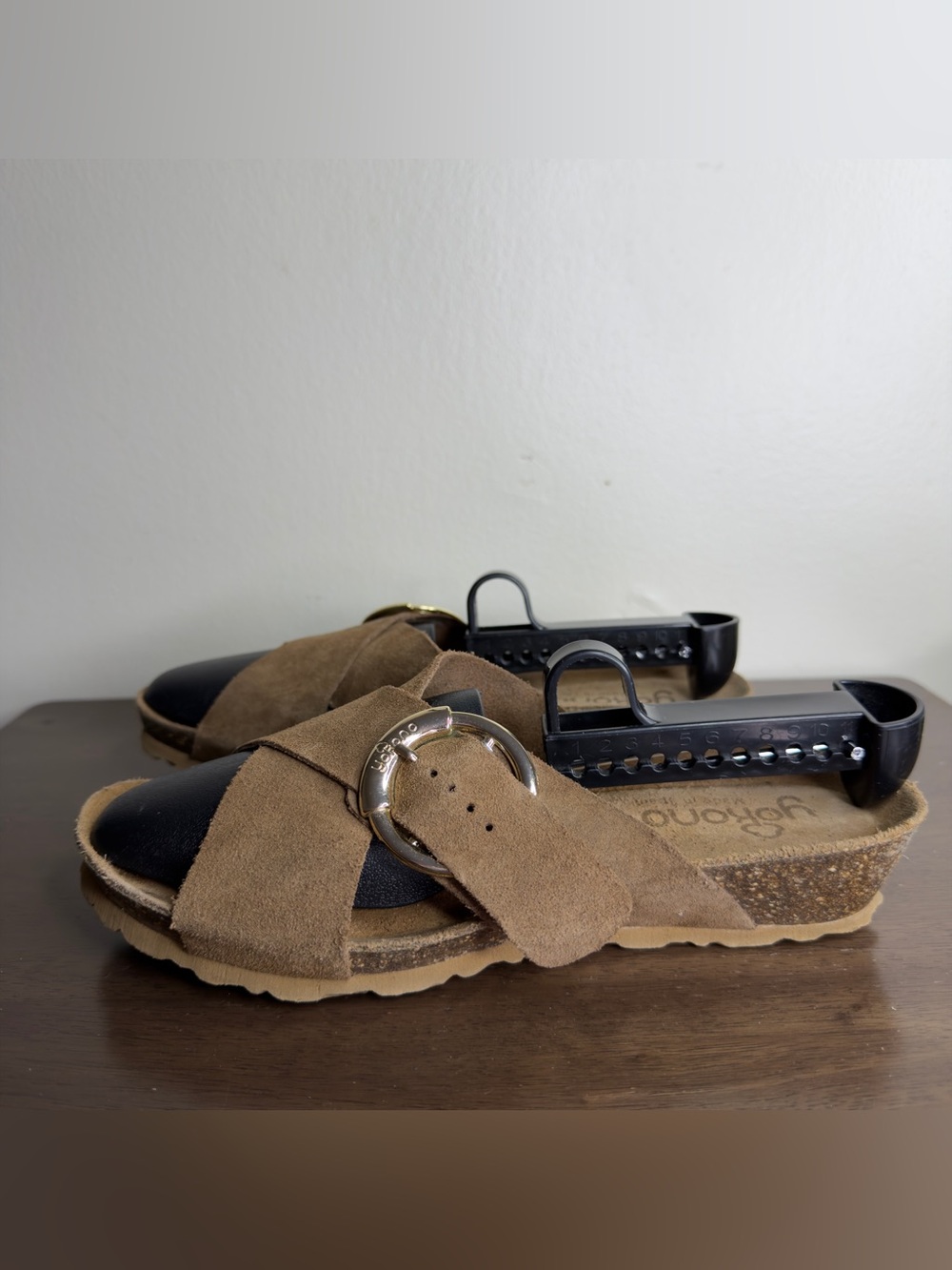 Yokono Tan Suede Sandals sz 8 womens